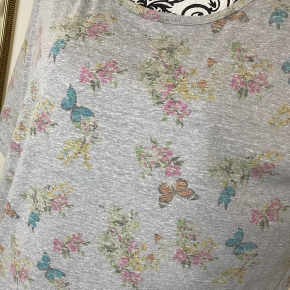 LuLaRoe butterfly Irma tunic - Picture 2 of 5